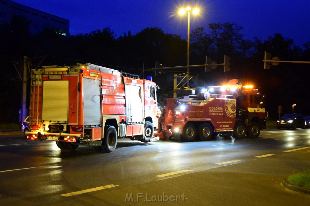 TLF 4 umgestuerzt Koeln Bocklemuend Ollenhauer Ring Militaerringstr P237.JPG - Miklos Laubert